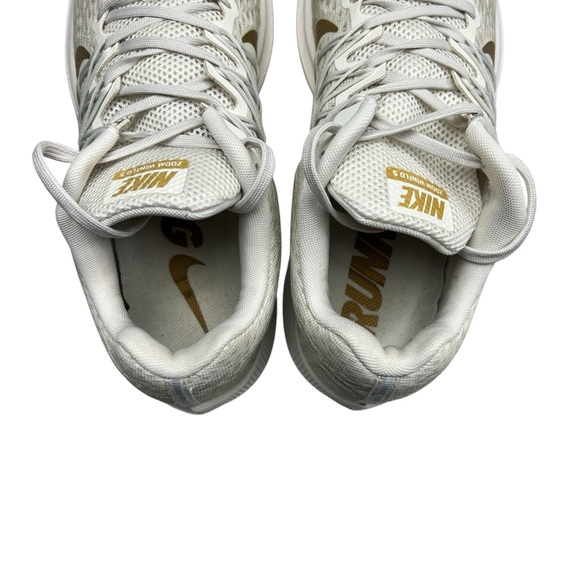 Nike Wmns Zoom Winflo 5 in the "String" colorway with metallic gold accents - Picture 5 of 7